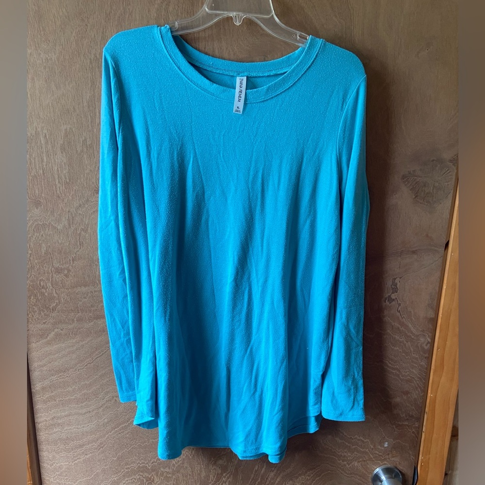 Blue top• - Picture 2 of 4